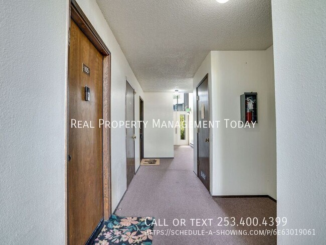 Building Photo - 1505 N Defiance St