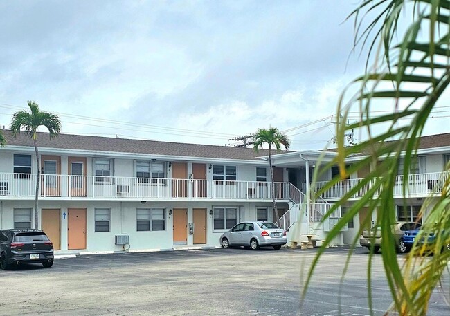 Primary Photo - 810 Lake Shore Dr