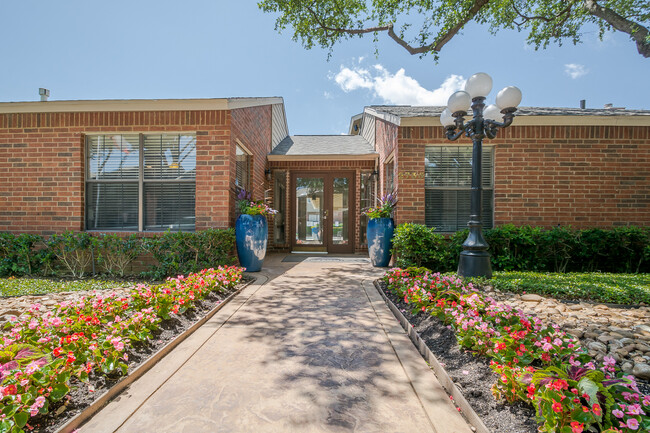 Building Photo - Amberly Village Townhomes