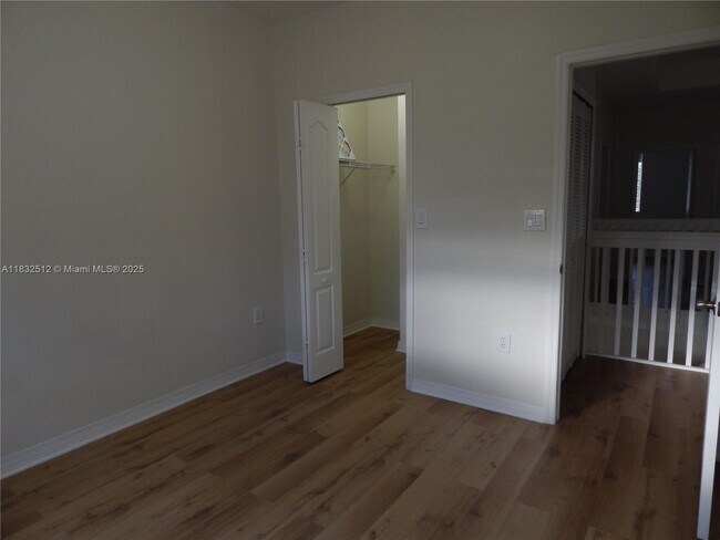 Building Photo - 320 SW 87th Ct