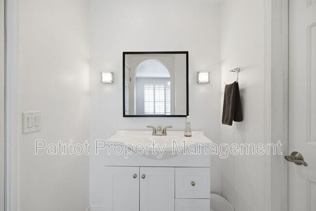 Building Photo - 9707-9707 E Mountain View Rd