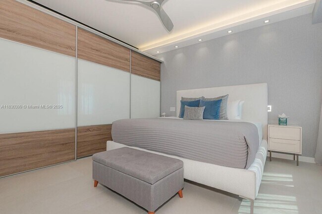 Building Photo - 2301 Collins Ave