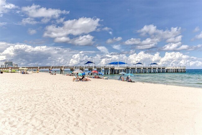 Building Photo - 2900 NE 14th Street Causeway