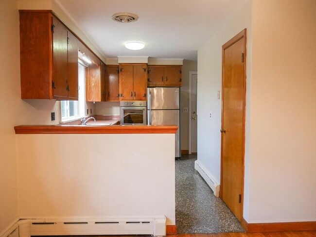 Building Photo - 4 Sunhill Dr