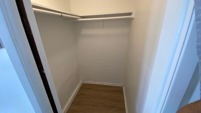 Building Photo - 2545 SE 1st Ct