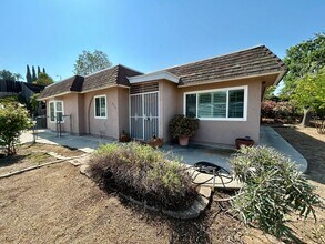 Building Photo - 4 Bed, 2 Bath in the Heart of Santee!