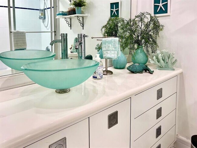 Building Photo - 3010 N Course Dr