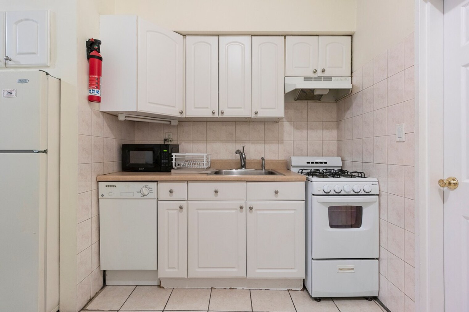 Building Photo - 1540-1552 1st Avenue-SI ID1032061P