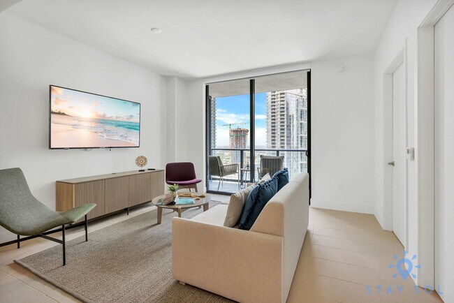 Building Photo - 601 NE 1st Ave