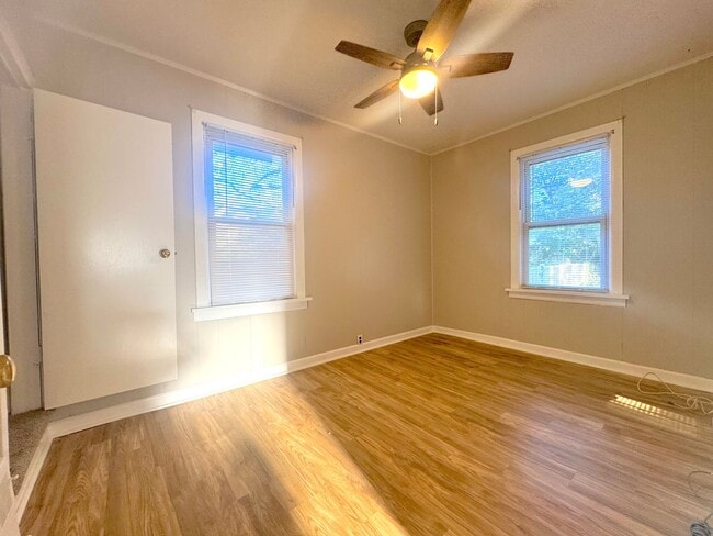 Building Photo - Recently Renovated 3-Bedroom Home in South City!