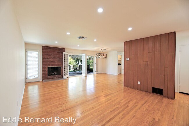 Building Photo - 4 br, 2 bath House - 17135 Tiara St.