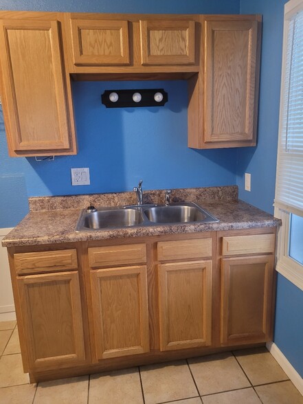 Kitchen Sink/Cabinets - 1100 Saint Marys Blvd