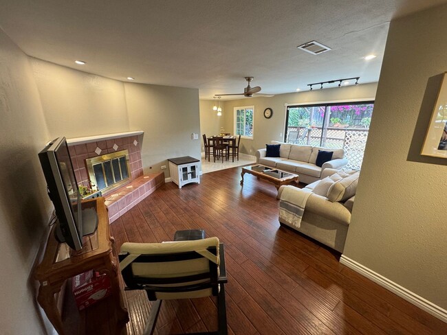 Building Photo - Coming soon!! beautiful spacious 3 bedroom...