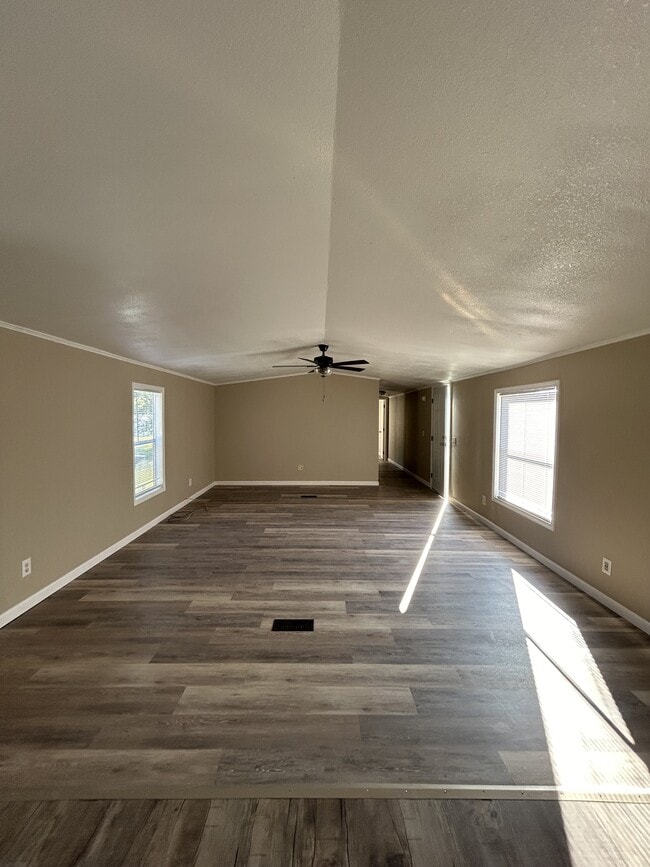 Building Photo - 526 Chris St