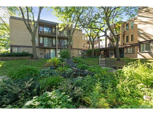Building Photo - 4029-4014 14th Ave S