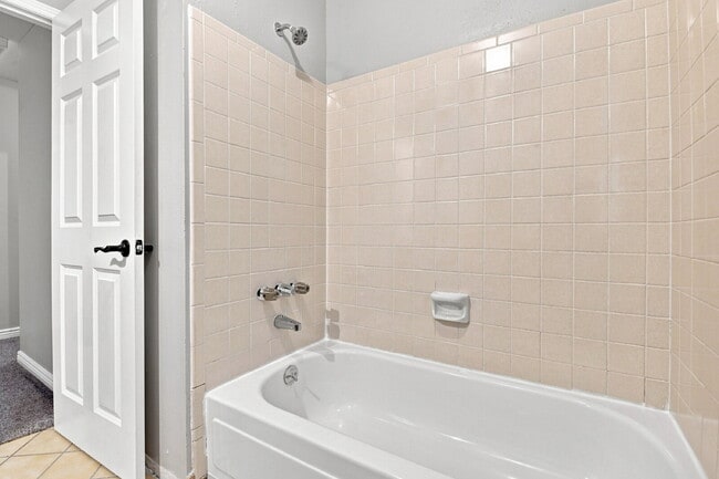 Building Photo - $2,645.95, 4-bed, 2.5-bath located in Centennial with a fenced backyard.