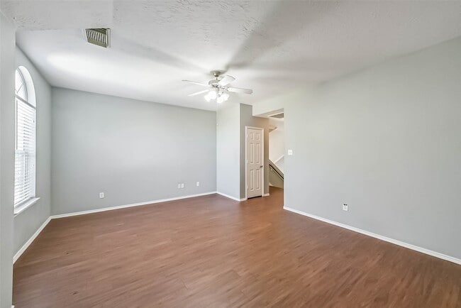 Building Photo - 8726 Old Maple Ln