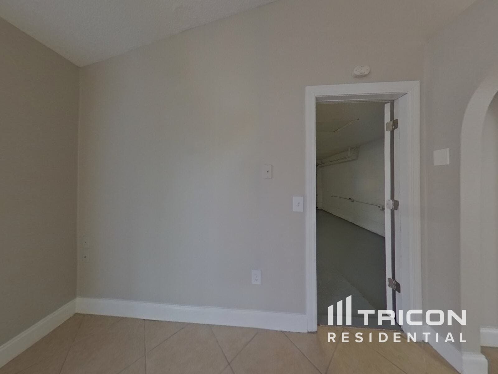 Building Photo - 1729 Burnham Ct