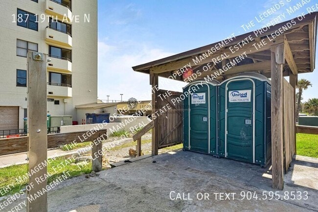 Building Photo - 187 19th Ave N