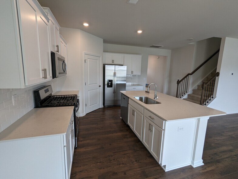 Building Photo - 1767 Odessa Ln