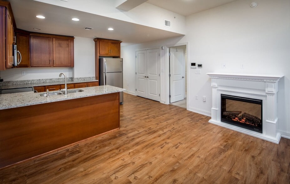 Building Photo - 591 Terrace Park