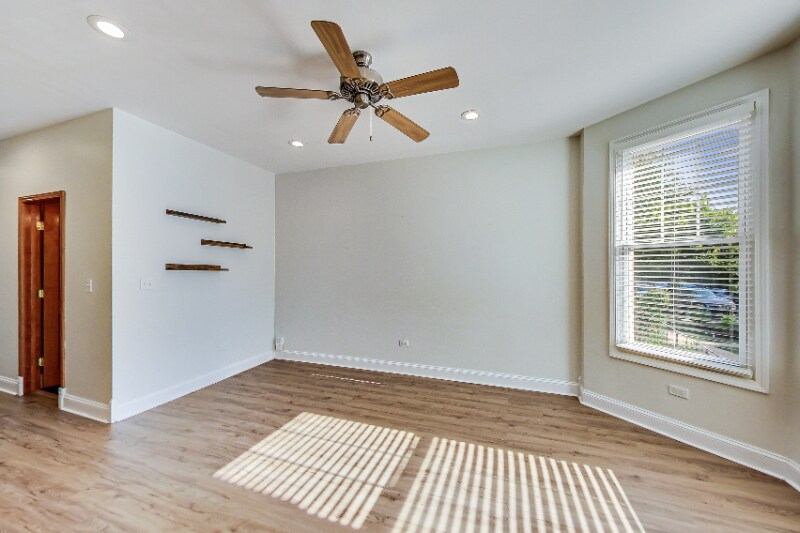 Building Photo - 2719 N Ridgeway Ave