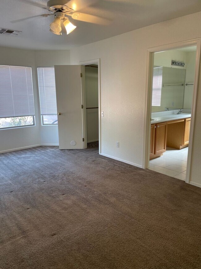 Building Photo - Desirable Home in Arroyo Ridge!