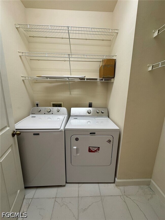 Building Photo - 14970 Vista View Way