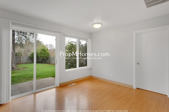 Building Photo - Three Bedroom Aloha Home with Park-Like Backyard!