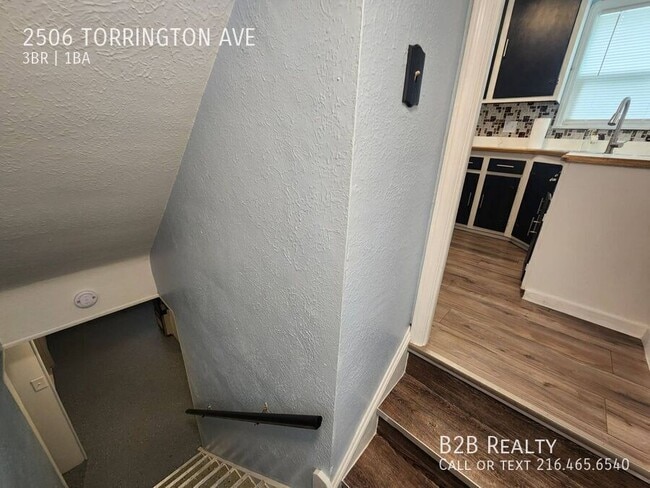 Building Photo - 2506 Torrington Ave