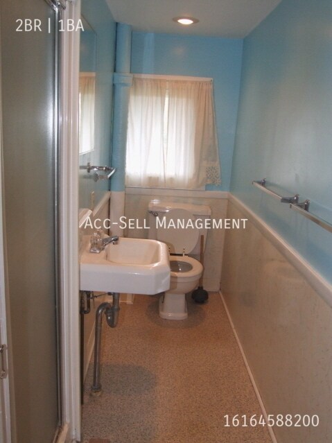 Building Photo - 437 Barnett St NE