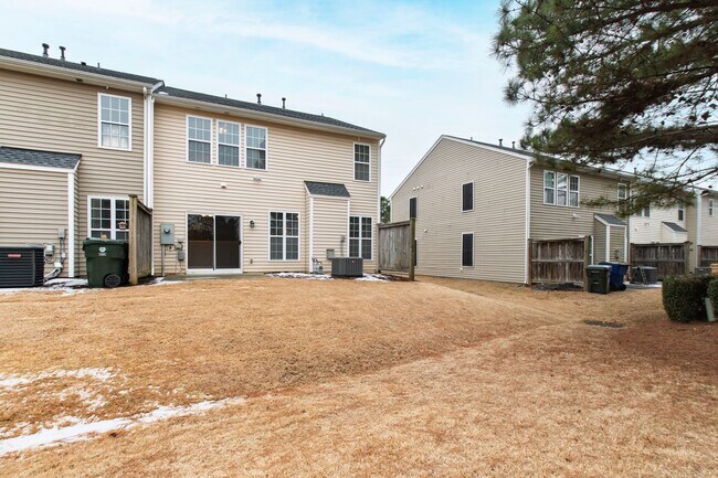 Building Photo - Cozy 3BR Townhouse in Glenwood Crossing!