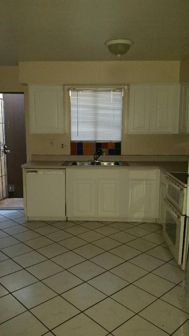 Building Photo - 3316 W Tangerine Ln