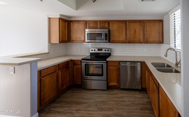 Building Photo - 4925 E Desert Cove Ave