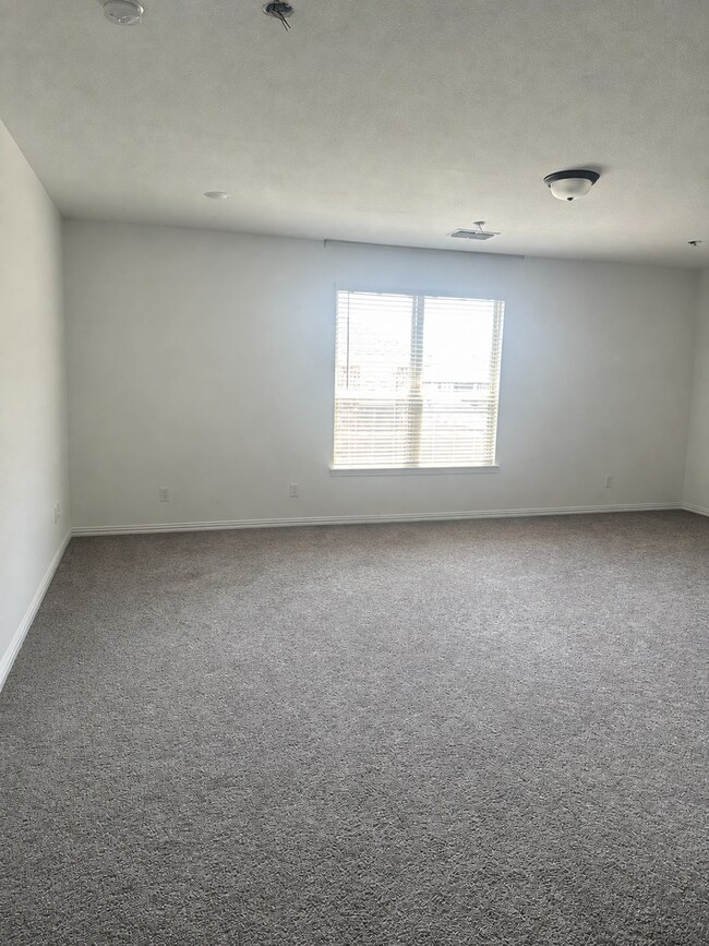 Building Photo - 1516 White Water Way