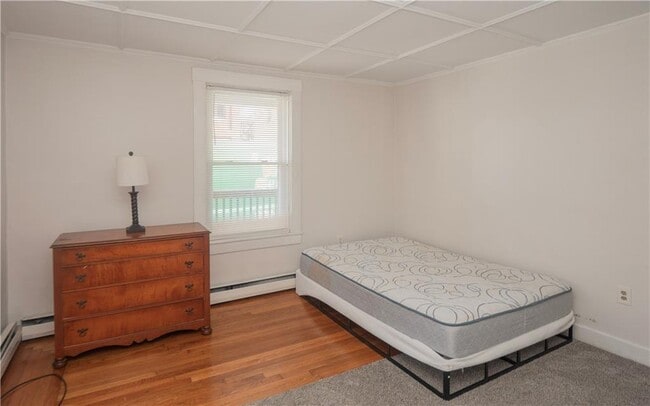 Building Photo - 11 Young St