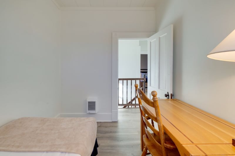 Building Photo - 414 S Holladay Dr