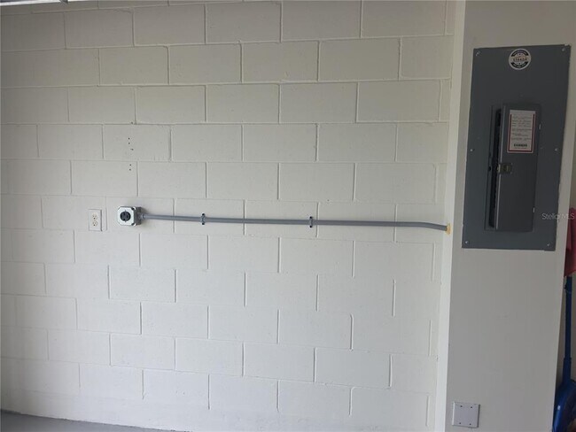 Building Photo - 1888 Katz Crossing Dr