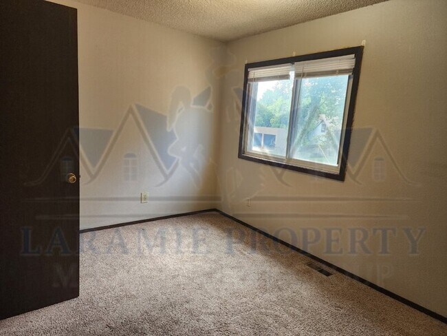 Building Photo - 871 N 8th St