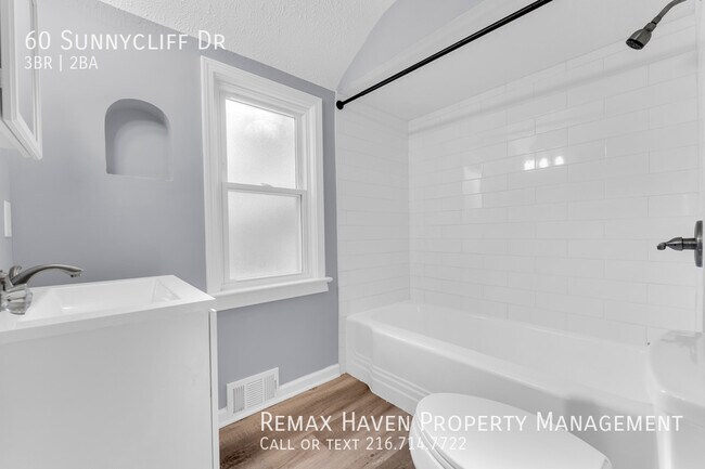 Building Photo - 60 Sunnycliff Dr
