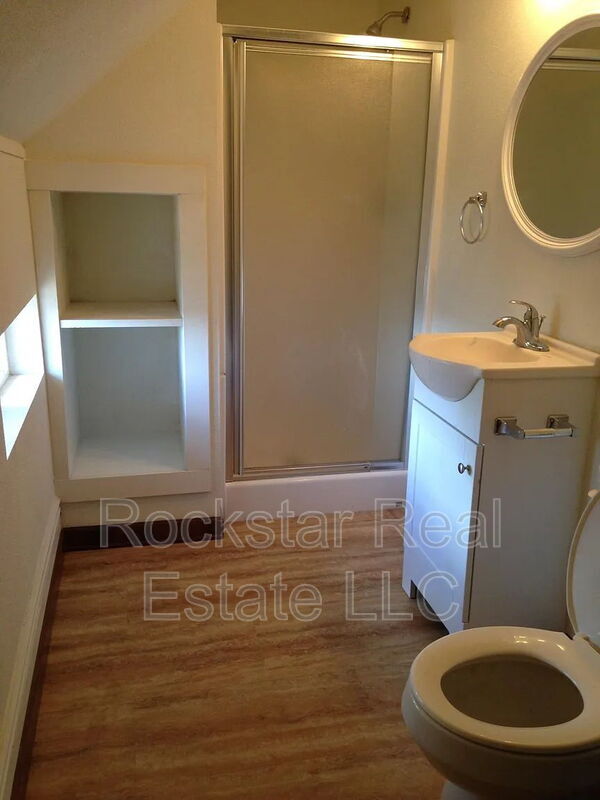 Building Photo - 2017 N Hamilton St