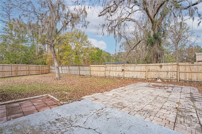 Building Photo - 114 Laurens Ln