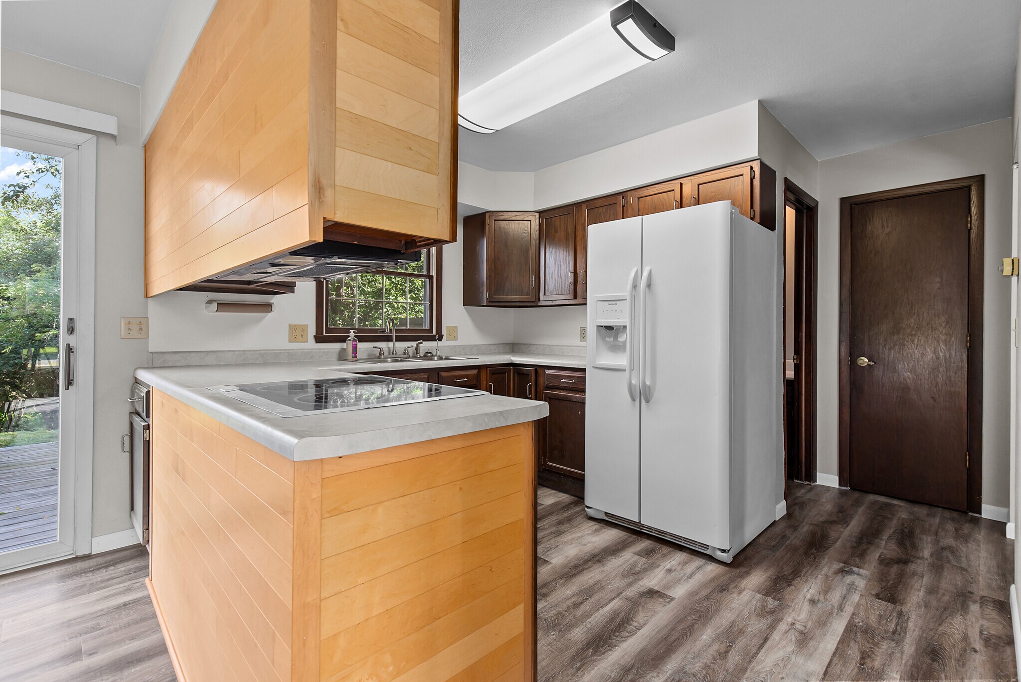 Kitchen - 1140 S Bluemound Dr