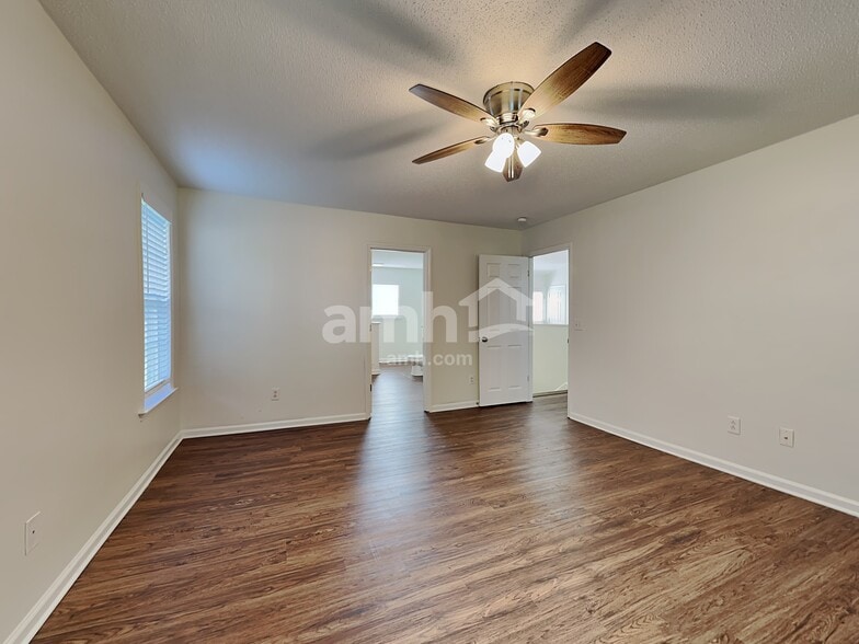 Building Photo - 615 Asheby Woods Rd