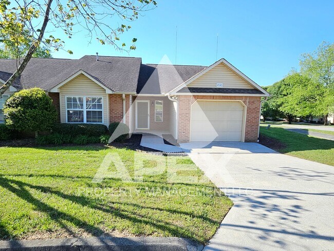 Primary Photo - Stunning 2 Bd-2 Ba Condo with 1-Car garage...