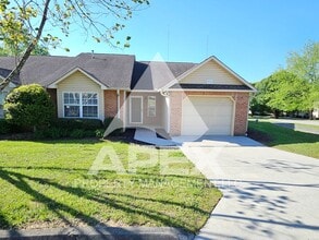 Building Photo - Stunning 2 Bd-2 Ba Condo with 1-Car garage...