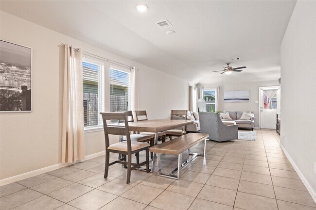 Building Photo - 21643 Calico Bush Trail