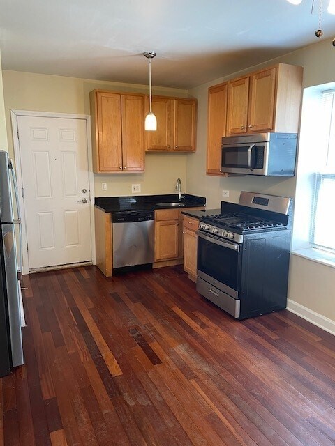 Building Photo - 2321 N Oak Park Ave