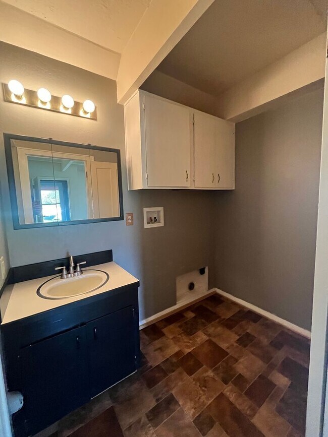 Building Photo - 3-Bedroom 2-Bathroom house in Pleasant hill
