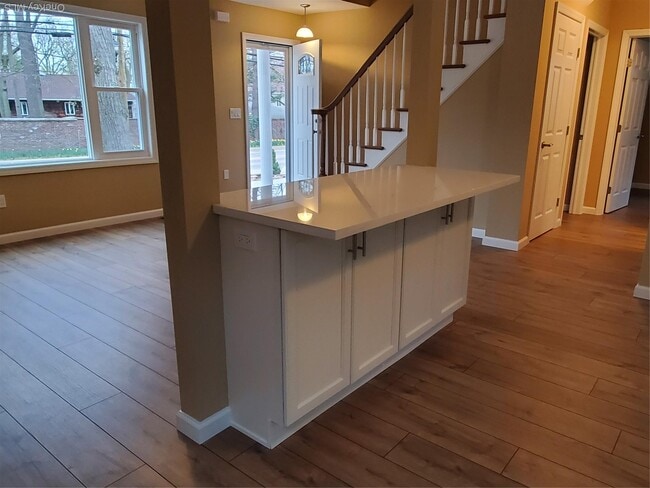 Building Photo - 128 Bayville Ave